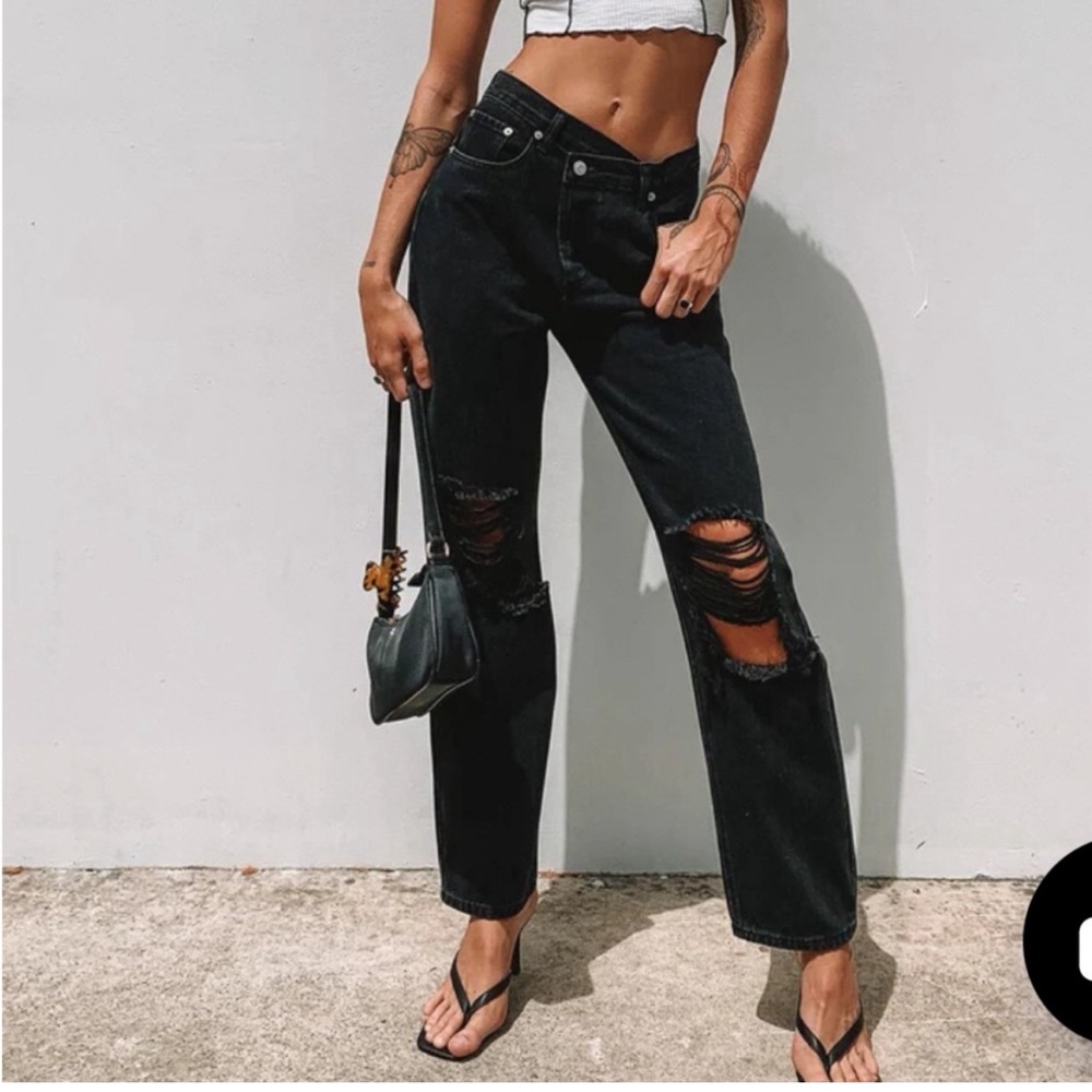 HOLLY ASYMMETRIC RIPPED LEG JEANS BLACK DENIM
 US 4